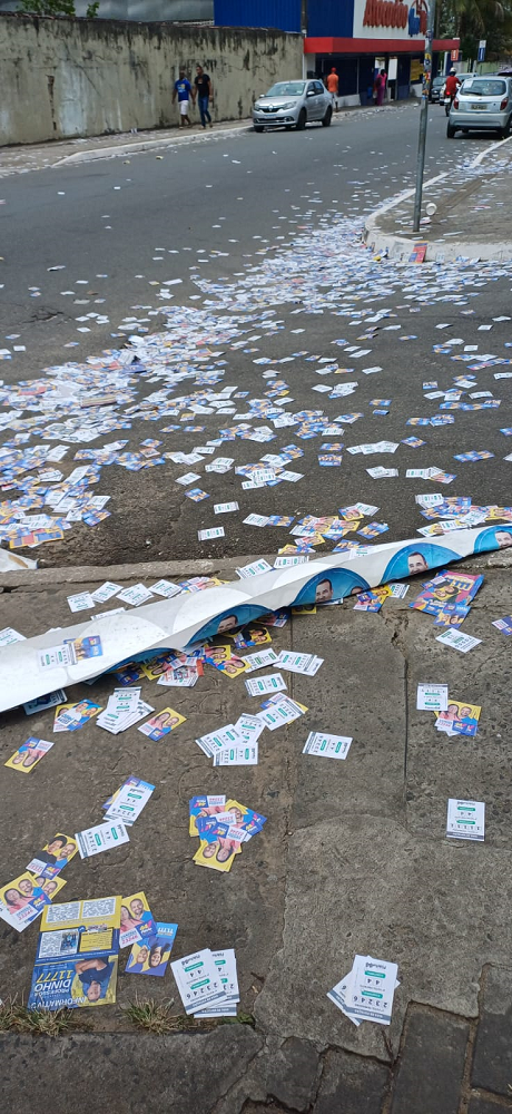 Rua Otávio Mangabeira, no bairro Lama Preta, em Camaçari (Foto: Eleitor)