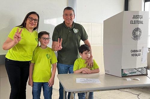 Osaldinho, com a família - Assessoria