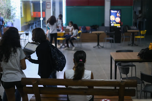 Bullying: principais tipos incluem o verbal, que envolve apelidos, xingamentos e insultos (Foto: Raphael Muller/Ag. A TARDE)