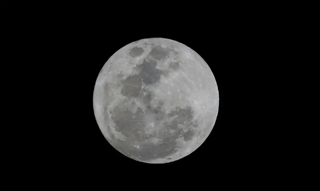 A Lua Cheia acontece quando o Sol e a Lua estão alinhados (Foto: Paulo Pinto/Agência Brasil)