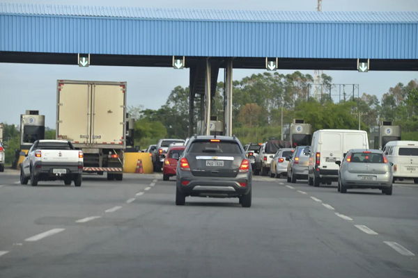 BR-324 é uma das rodovias administradas pela ViaBahia (Foto: SHIRLEY STOLZE)