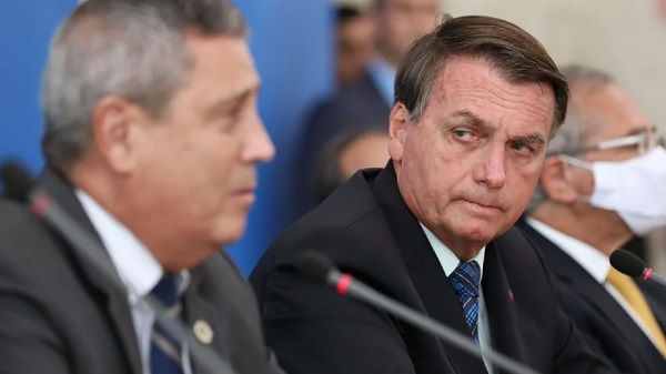 Entre juristas e advogados, a tese de que já existem os elementos para uma prisão preventiva de Bolsonaro e Braga Netto (foto) deixa de ser tratada como algo radical e passa a ser entendida como necessária para o momento. Créditos: Marcos Corrêa/PR