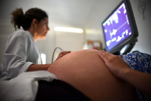 Diagnosticados com traço falciforme, Elma e Erivaldo poderão garantir que futuros filhos não sofram da mesma condição (Foto: Arquivo/Agência Brasília)