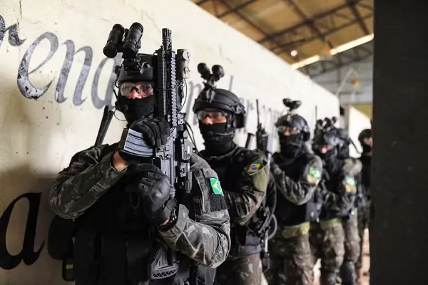 Defesa e Fazenda chegam a acordo para incluir militares em corte de gastos (Foto: Divulgação/Exército Brasileiro)