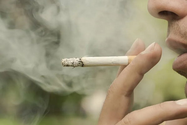 Cigarros estão entre os itens que pagarão o Imposto Seletivo (Foto: Reprodução)