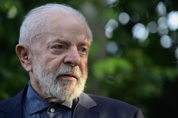 Lula foi operado em caráter de emergência (Foto: Dante Fernandez/AFP)