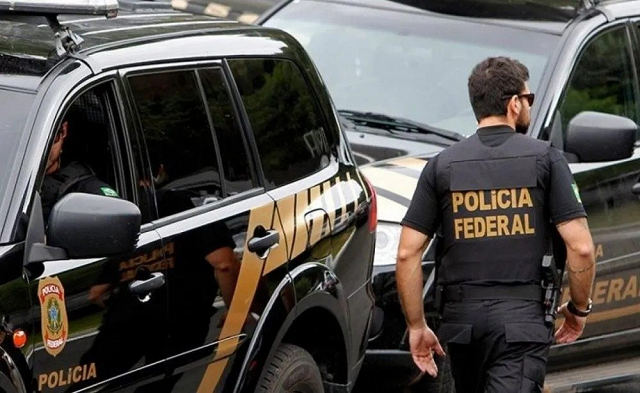 Homem acusado pelo estupro de 4 crianças é preso em CamaçariSuspeito é preso durante Operação 'O Protetor' (Foto: Polícia Federal)