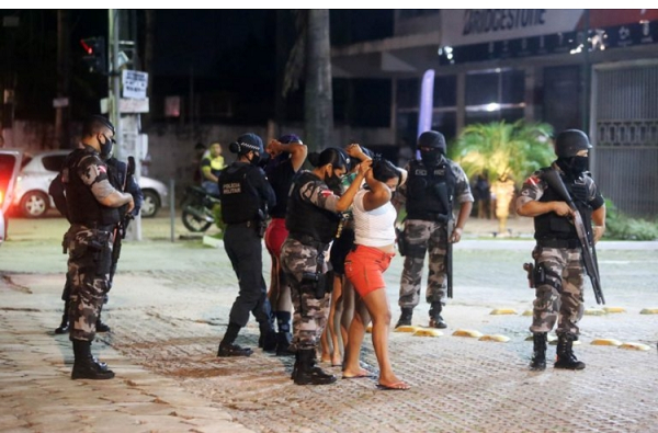 Decreto regulamenta o uso da força por policiais em operações em todo o Brasil (Foto: Reprodução)