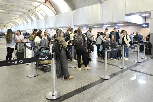 Aposentados conseguem passagens aéreas com valores de até R$ 200 por trecho (Foto: Shirley Stolze/Ag A TARDE)