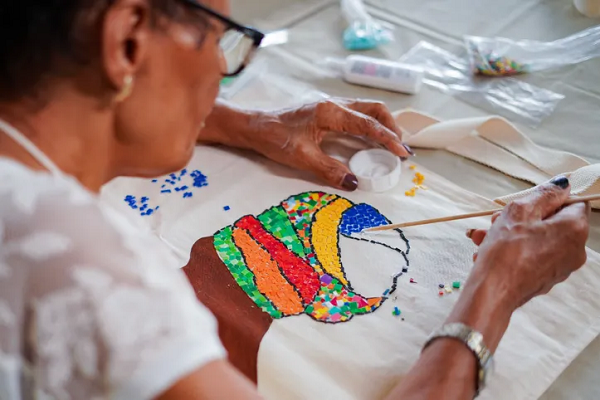 Projeto Ponto de Moda já formou mais de 150 pessoas (Foto: Divulgação) Projeto Ponto de Moda já formou mais de 150 pessoas (Foto: Divulgação)