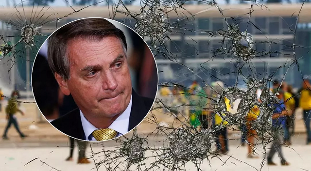 Jair Bolsonaro e atos golpistas de 8 de Janeiro (Foto: REUTERS)