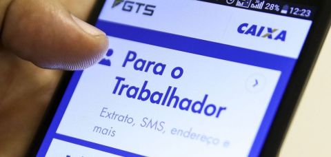 Medida vale para quem aderiu ao saque-aniversário e foi demitido. Foto: Marcelo Camargo/Agência Brasil