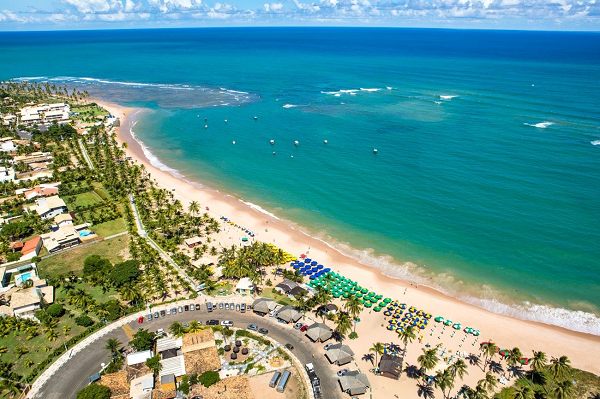 Experiências selecionadas na plataforma envolvem praias paradisíacas, trilhas ecológicas e belezas naturais que fazem parte da diversidade das paisagens brasileiras (Foto: Reprodução)