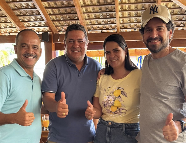 Ex-prefeito de Camaçari, Antonio Elinaldo, ao lado do vereador de Coribe, Tião De João De Virú (PP) e do deputado estadual, Manuel Rocha (Foto: Reprodução)