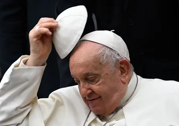 O Vaticano não confirmou oficialmente a causa da morte (Foto: Filippo MONTEFORTE/AFP)