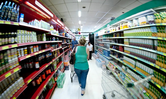 Análise mostra que em abril de 2025 o tempo médio necessário para adquirir os produtos da cesta básica foi de 108 horas e 55 minutos, maior do que em março (Foto: Reprodução)