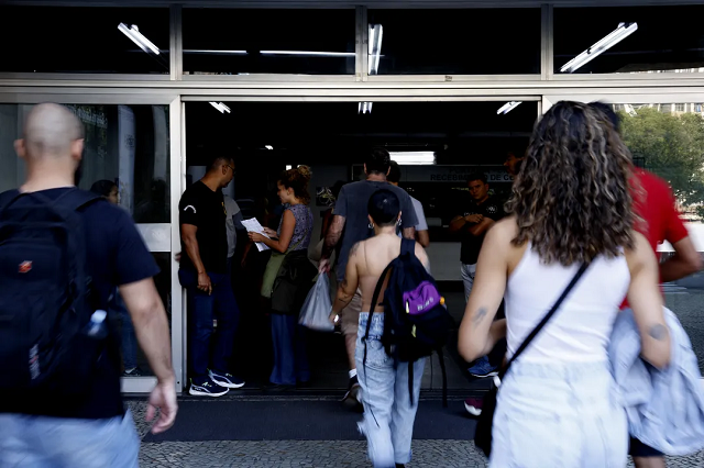 Concursos abertos em junho vão das áreas federais, de segurança a jurídica (Foto: Tânia Rêgo/Agência Brasil)