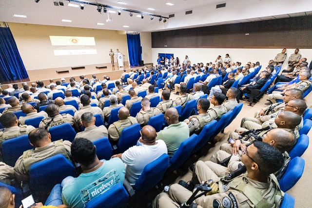 Solenidade de passagem de comando da 59ª Companhia Independente da Polícia Militar (CIPM) de Abrantes (Foto: Patrick Abreu) Solenidade de passagem de comando da 59ª Companhia Independente da Polícia Militar (CIPM) de Abrantes (Foto: Patrick Abreu)