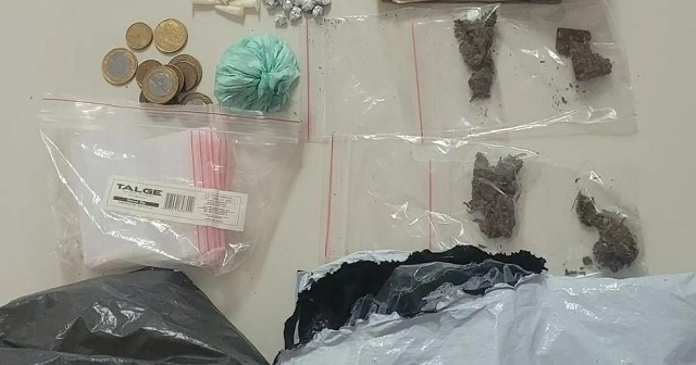 Todo o material e as envolvidas foram apresentados na delegacia para as medidas cabíveis (Foto: Divulgação) Todo o material e as envolvidas foram apresentados na delegacia para as medidas cabíveis (Foto: Divulgação)