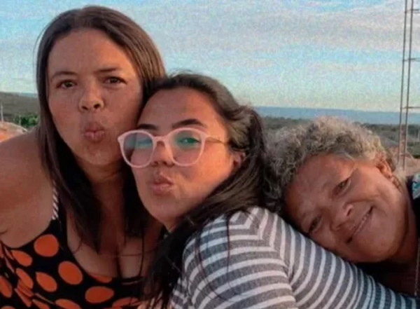 Ângela, Jéssica e a mãe (Foto: Arquivo Pessoal)