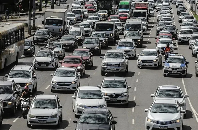 Entenda a partir de qual idade seu carro passa a ser isento do IPVA (Foto: Rafaela Araújo/Ag. A TARDE) Entenda a partir de qual idade seu carro passa a ser isento do IPVA (Foto: Rafaela Araújo/Ag. A TARDE)