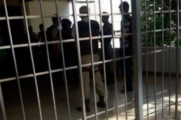 Um dos envolvidos se sentiu ameaçado por seu colega e acionou a polícia (Foto: Reprodução)