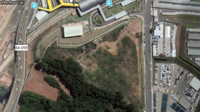 O terreno fica na antiga sede da Empresa Dois de Julho e é alvo de uma briga judicial que já dura mais de oito anos (Foto: Reprodução)