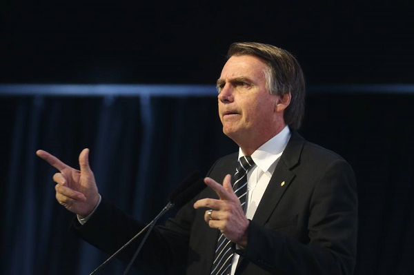 Quando jornalistas que participaram da coletiva lhe perguntaram por que alguns veículos tinham sido barrados, Bolsonaro respondeu que não sabia (Foto: Dida Sampaio | Estadão) Quando jornalistas que participaram da coletiva lhe perguntaram por que alguns veículos tinham sido barrados, Bolsonaro respondeu que não sabia (Foto: Dida Sampaio | Estadão)