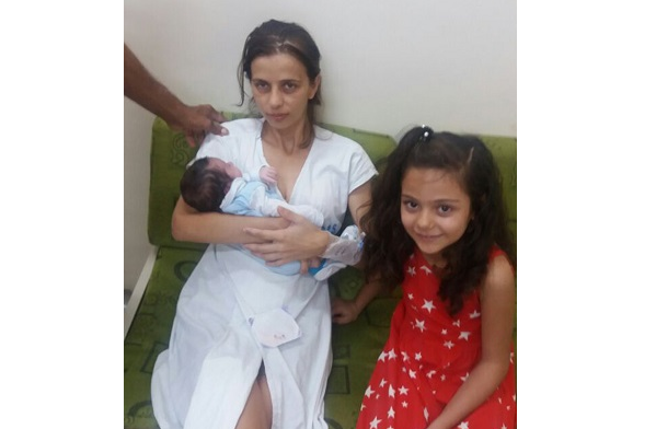 Nos próximos seis meses Ana passará por sessões quinzenais de quimioterapia e continuará necessitando de toda a ajuda que puder receber (Foto: Reprodução) Nos próximos seis meses Ana passará por sessões quinzenais de quimioterapia e continuará necessitando de toda a ajuda que puder receber (Foto: Reprodução)
