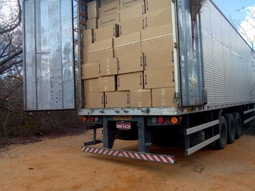 O flagrante aconteceu quando os criminosos se preparavam para transferir o carregamento (Foto: Reprodução) O flagrante aconteceu quando os criminosos se preparavam para transferir o carregamento (Foto: Reprodução)