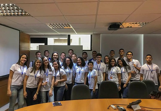 O programa é uma porta de entrada para o mercado de trabalho para muitos jovens que buscam uma oportunidade de iniciar a sua vida profissional (Foto: Reprodução) O programa é uma porta de entrada para o mercado de trabalho para muitos jovens que buscam uma oportunidade de iniciar a sua vida profissional (Foto: Reprodução)