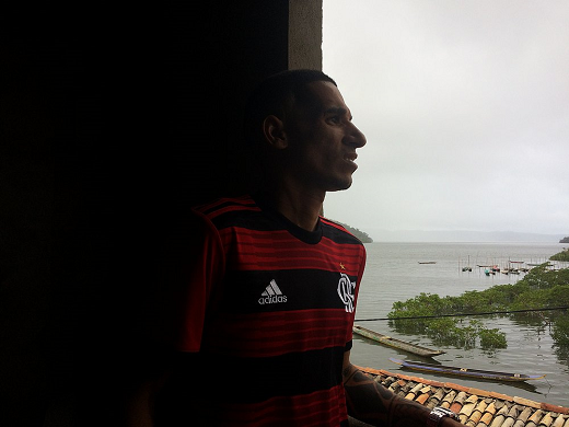 Jeferson recebeu o CORREIO na casa da irmã, onde iria morar com a família a partir de dezembro (Foto: Reprodução)