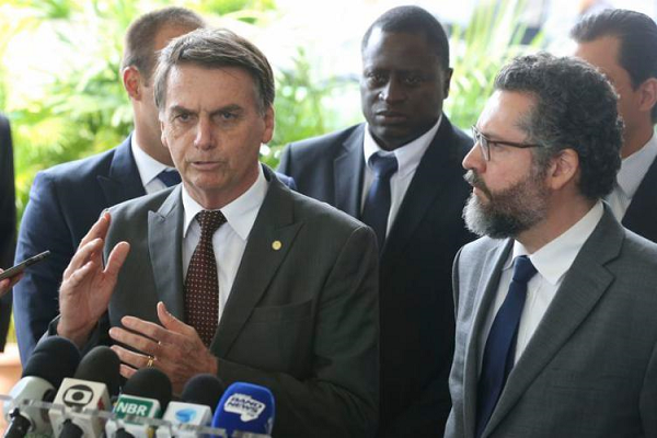 O diplomata (à dir.) tem 29 anos de carreira no Itamaraty (Foto: Alex Rodrigues | Agência Brasil) O diplomata (à dir.) tem 29 anos de carreira no Itamaraty (Foto: Alex Rodrigues | Agência Brasil)