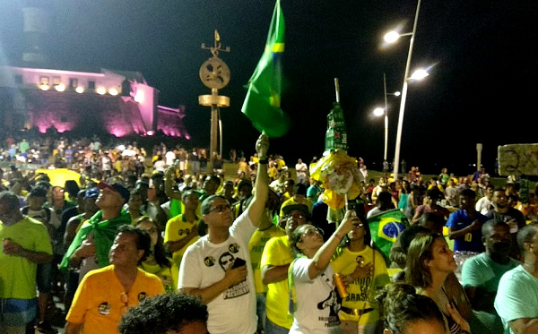 Eleitores comemoraram vitória de Jair Bolsonaro (Foto: Luan Santos | CORREIO) Eleitores comemoraram vitória de Jair Bolsonaro (Foto: Luan Santos | CORREIO)