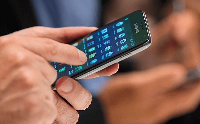 Quem tiver com celular irregular vai receber uma mensagem do número 2828 alertando que existe um prazo para o aparelho parar de funcionar (Foto: Reprodução) Quem tiver com celular irregular vai receber uma mensagem do número 2828 alertando que existe um prazo para o aparelho parar de funcionar (Foto: Reprodução)