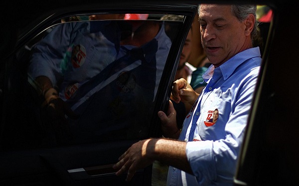 Pela manhã, o Ciro esteve no Rioe logo depois foi para o hospital em São Paulo (Foto: AFP) Pela manhã, o Ciro esteve no Rioe logo depois foi para o hospital em São Paulo (Foto: AFP)