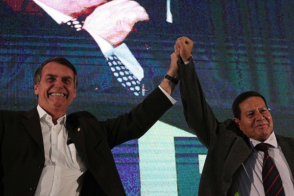 Casa 'só com mãe e avó' é 'fábrica de desajustados', afirma Mourão (Foto: André Dusek | Estadão Conteúdo) 