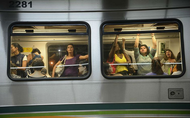 Lei também vai punir assédio no transporte público (Foto: Fábio Rodrigues Pozzebom | Agência Brasil) Lei também vai punir assédio no transporte público (Foto: Fábio Rodrigues Pozzebom | Agência Brasil)