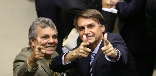 Deputado Alberto Fraga e o presidente Bolsonaro (DEM-DF) (Foto: Reprodução) Deputado Alberto Fraga e o presidente Bolsonaro (DEM-DF) (Foto: Reprodução)