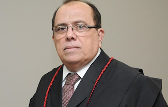 Desembargador do Tribunal de Justiça do Ceará (TJ-CE) Carlos Rodrigues Feitosa (Foto: Reprodução) Desembargador do Tribunal de Justiça do Ceará (TJ-CE) Carlos Rodrigues Feitosa (Foto: Reprodução)