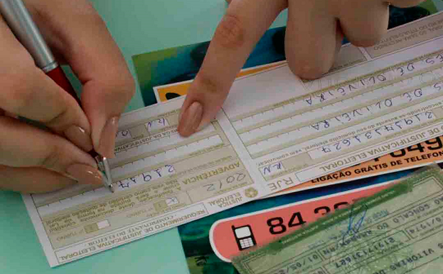 Entre as sanções estão a impossibilidade de tirar passaporte ou carteira de identidade (Foto: Reprodução) Entre as sanções estão a impossibilidade de tirar passaporte ou carteira de identidade (Foto: Reprodução)