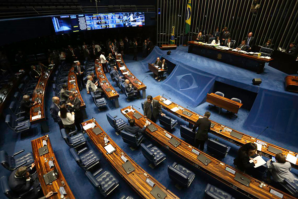 Senado cortou pela metade uma das fontes de recursos do Fundo Social do Pré-Sal destinado a investimentos em saúde e educação (Foto: Reprodução) Senado cortou pela metade uma das fontes de recursos do Fundo Social do Pré-Sal destinado a investimentos em saúde e educação (Foto: Reprodução)