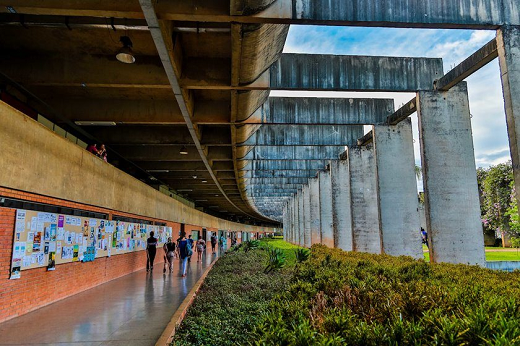 O ensino público gratuito, no entanto, é garantido pela Constituição Federal (Foto: Reprodução) O ensino público gratuito, no entanto, é garantido pela Constituição Federal (Foto: Reprodução)