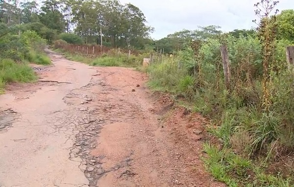 Corpo de menina de 12 anos foi encontrado na Lomba do Pinheiro, em Porto Alegre (Foto: Reprodução | RBS TV) Corpo de menina de 12 anos foi encontrado na Lomba do Pinheiro, em Porto Alegre (Foto: Reprodução | RBS TV)