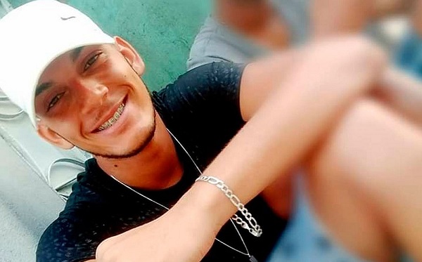Jonas foi encontrado no porta-malas de um carro, no último sábado (5), no bairro de São Cristóvão (Foto: Divulgação) Jonas foi encontrado no porta-malas de um carro, no último sábado (5), no bairro de São Cristóvão (Foto: Divulgação)