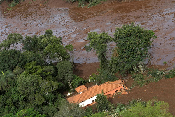 Maioria das vítimas, do rompimento da barragem, em Brumadinho, nos arredores de Belo Horizonte, é de funcionários da empresa (Foto: Reprodução) Maioria das vítimas, do rompimento da barragem, em Brumadinho, nos arredores de Belo Horizonte, é de funcionários da empresa (Foto: Reprodução)