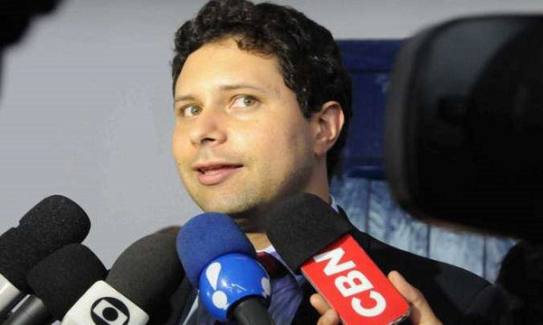 Promotor Guilherme Meneghin lembra que no caso de Mariana, ninguém foi preso, o estrago ambiental se mantém e as vítimas ainda esperam por indenização (foto: Paulo Filgueiras | EM/D.A Press) Promotor Guilherme Meneghin lembra que no caso de Mariana, ninguém foi preso, o estrago ambiental se mantém e as vítimas ainda esperam por indenização (foto: Paulo Filgueiras | EM/D.A Press)