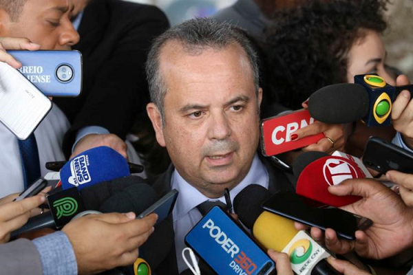 Ministro Rogério Marinho adiantou que idade mínima para homens será de 65 anos e para mulheres de 62 anos (Foto: Fábio Pozzebom | Agência Brasil) Ministro Rogério Marinho adiantou que idade mínima para homens será de 65 anos e para mulheres de 62 anos (Foto: Fábio Pozzebom | Agência Brasil)