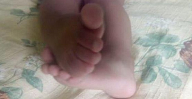 Mãe enviou fotos da filha nua para o rapaz que conheceu na internet (Foto: Reprodução) Mãe enviou fotos da filha nua para o rapaz que conheceu na internet (Foto: Reprodução)