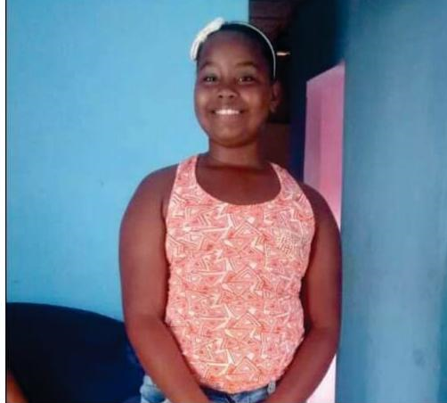 Criança foi encontrada em terreno a 100 metros de casa (Foto: Reprodução)